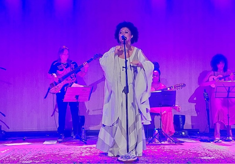 A cantora e compositora Marina Iris. Foto: Eulícia Esteves