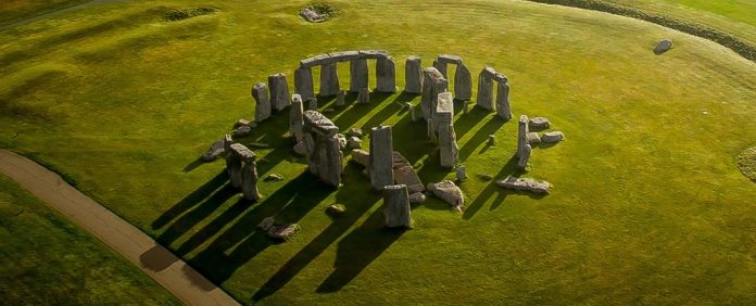 Kit do ferramentas do Stonehenge revela como incríveis artefatos de ouro foram criados há 4.000 anos
