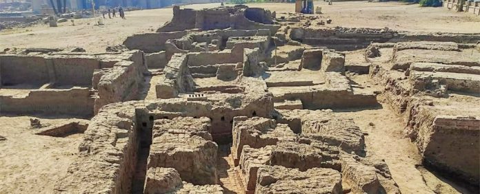Arqueólogos encontram ruínas escondidas de cidade ‘completa’ da era romana no Egito