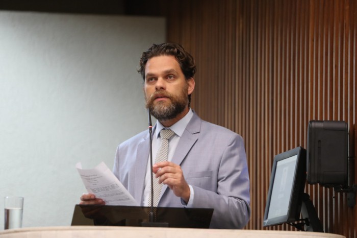 “Temos que avançar na proteção do meio ambiente, da água, e das pessoas”, afirmou o parlamentar / Créditos: Valdir Amaral/Alep