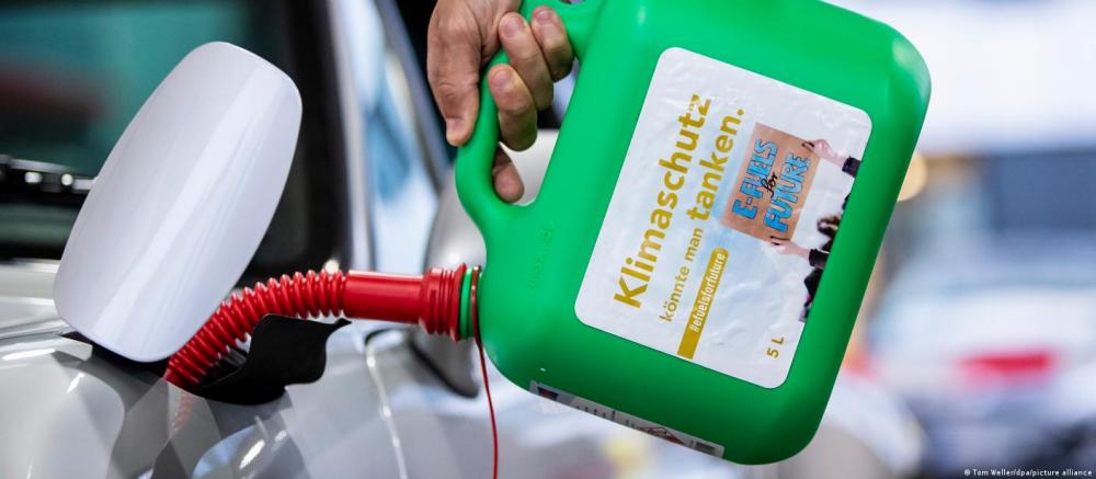 UE e Alemanha fecham acordo sobre fim de motores a combustão