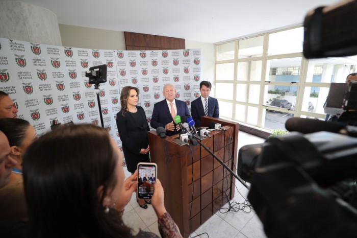 De acordo com o ato da Mesa Executiva, a Comissão Especial vai acompanhar o processo administrativo de contratação de instituição responsável por realizar as provas, além de fiscalizar o cumprimento do contrato firmado, zelar pelo integral cumprimento das