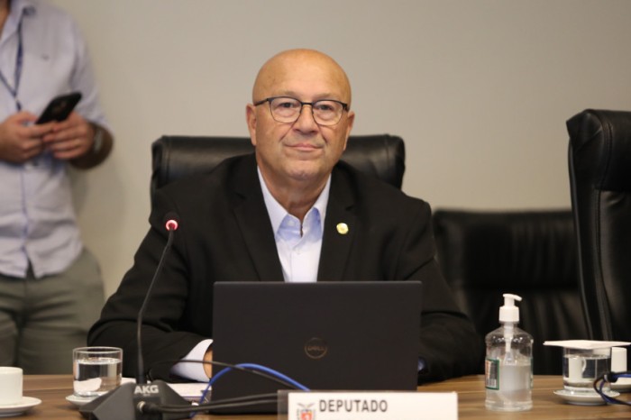 “Nós tivemos a mudança de muitos parlamentares e eles contrataram assessoria técnicas, que são importantes para o exercício do mandato e, portanto, precisamos qualificá-las”, explicou o presidente da Comissão, deputado Claudio Romanelli (PSD). / Créditos: