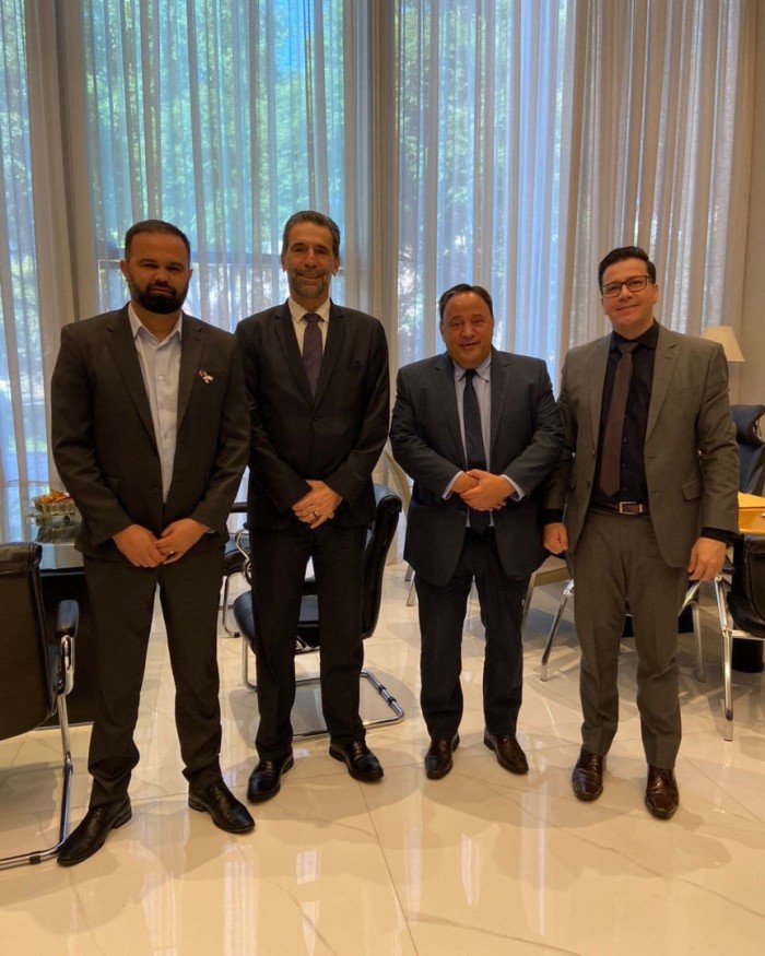 A reunião contou com a presença do secretário de Educação, Roni Miranda; do diretor-geral da usina, Enio Verri; e do presidente do PT do Paraná, deputado Arilson Chiorato. / Créditos: Divulgação