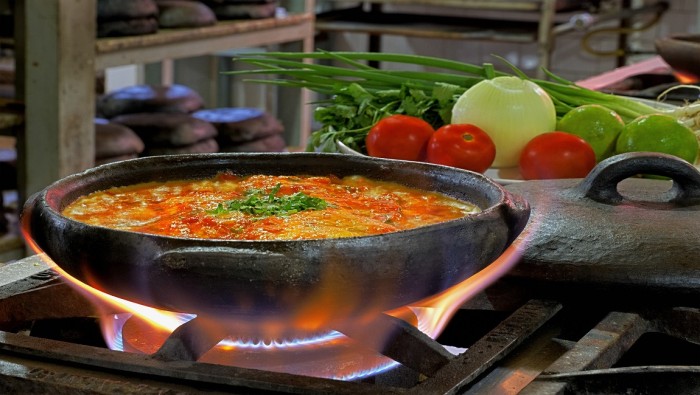 Moqueca capixaba (es). Crédito: Marcelo Moryan/MTur Destinos