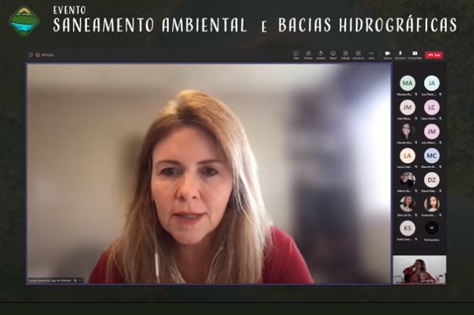 Luciana Zago aborda o panorama dos planos de recursos hídricos no Brasil em sua apresentação no evento