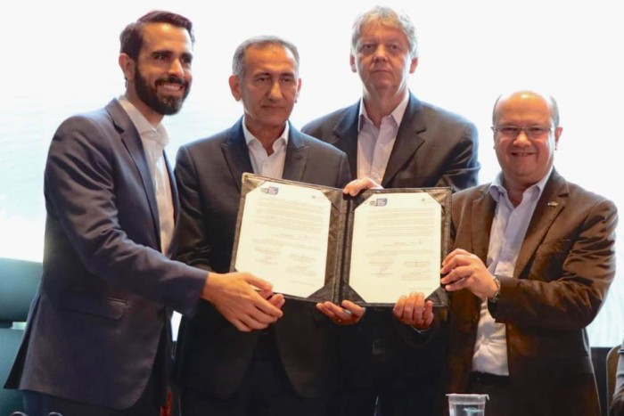 Da esq. para dir.: diretor Filipe Sampaio; ministro Waldez Góes, secretário Jaime Verruck e vice-governador Barbosinha - Foto: Leca Vetor