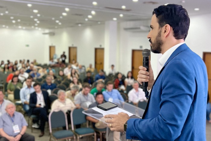 Diretor Filipe Sampaio na cerimônia de abertura do 8º Encontro Internacional INOVAGRI - Foto: Cláudia Wagner / Banco de Imagens ANA