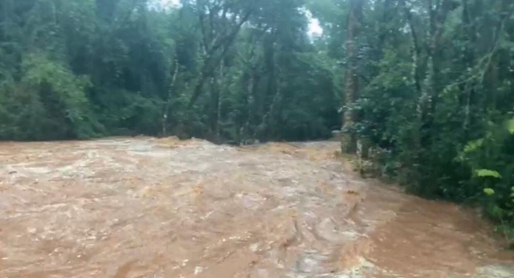 Rio Laranjal, local onde está sendo construída a nova ponte