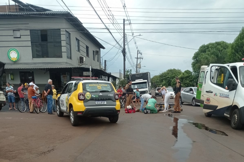 Jovem fica em estado grave após bater motocicleta em veículo, fugindo da PM, em Campina da Lagoa
