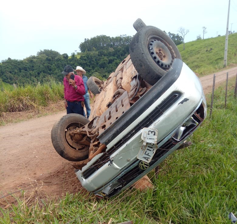 Homem morre após carro capotar entre Laranjal e Altamira do Paraná