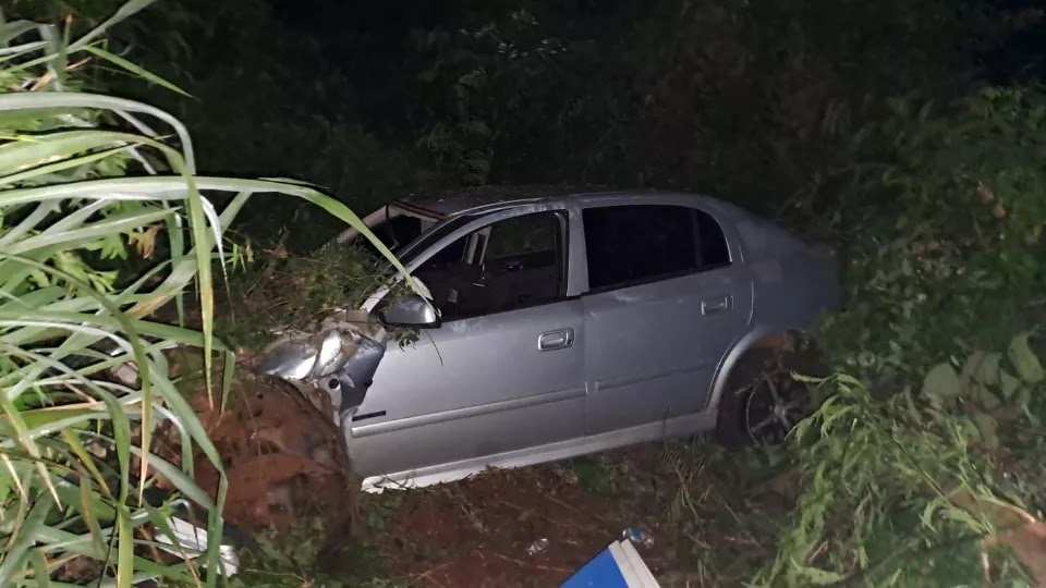 Dois ficam feridos em acidente ocorrido em Nova Cantu na noite deste domingo