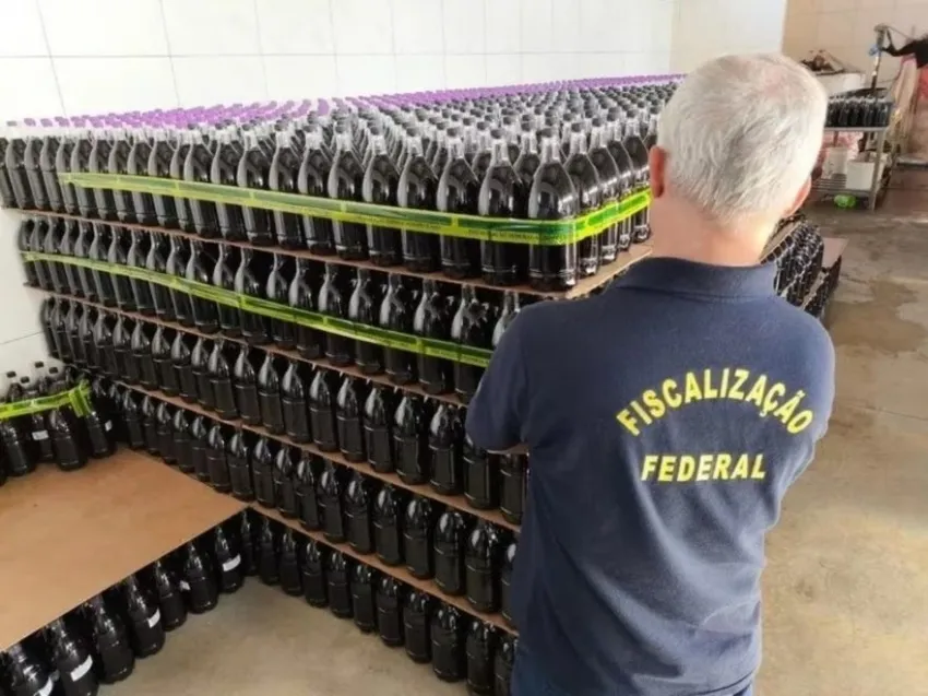 Mistura de suco, corante e álcool feita no Paraná era vendida como vinho colonial gaúcho