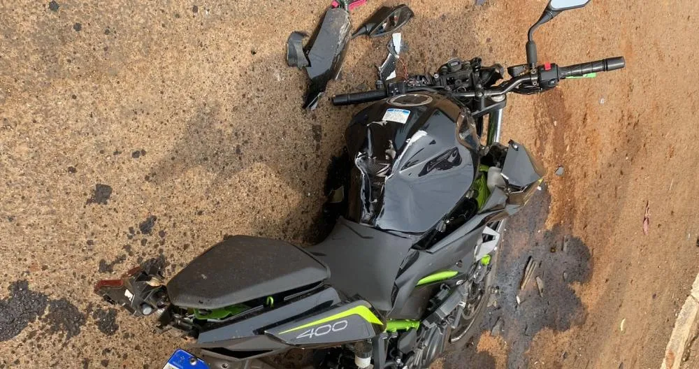 Acidente entre carro e moto deixa motociclista gravemente ferido em Nova Cantu