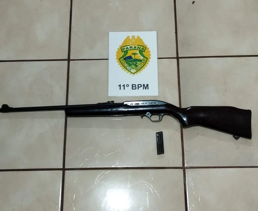 Briga com tiros termina em prisão e apreensão de espingarda no centro de Iretama