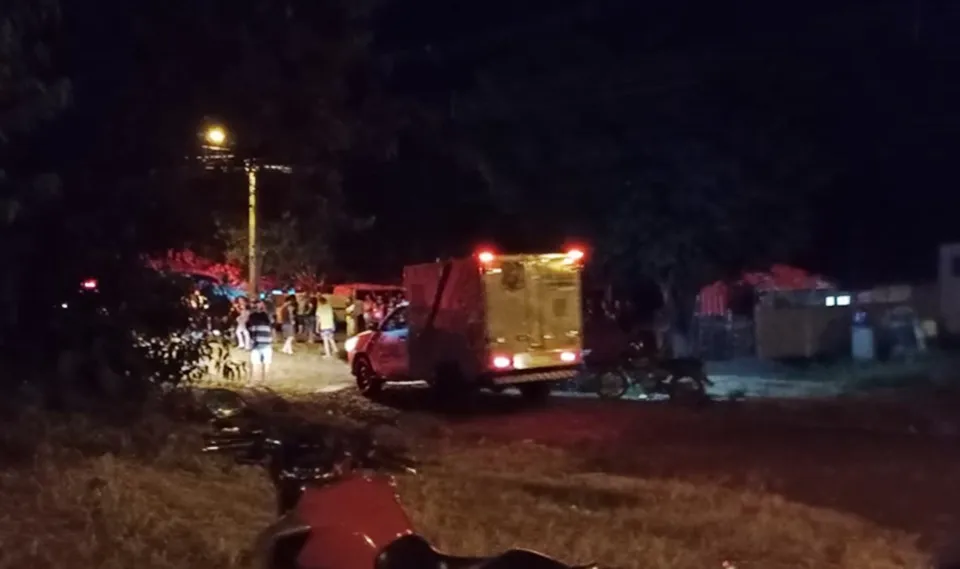 Homem é morto a facadas em Mamborê