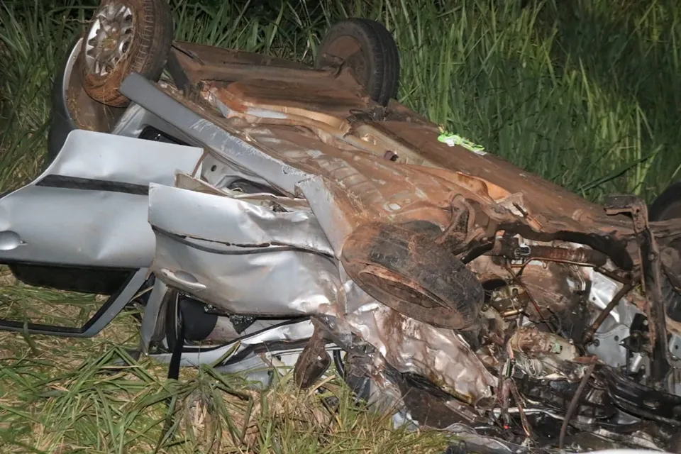 8 pessoas ficam feridas em gravíssimo acidente entre Campo Mourão e Araruna