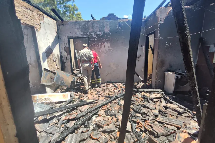 Em Tapira; Mãe é presa após incêndio que matou duas crianças