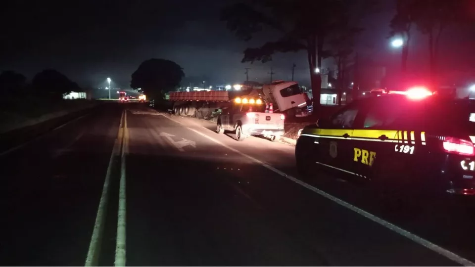 Em Ubiratã; Batida entre caminhões mata homem e deixa outro em estado grave