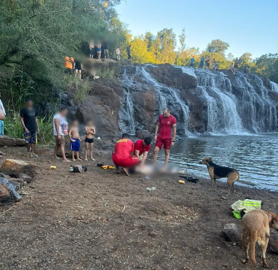 Em Campo Mourão; Jovem de 18 anos morre afogado em cachoeira, outro adolescente é salvo